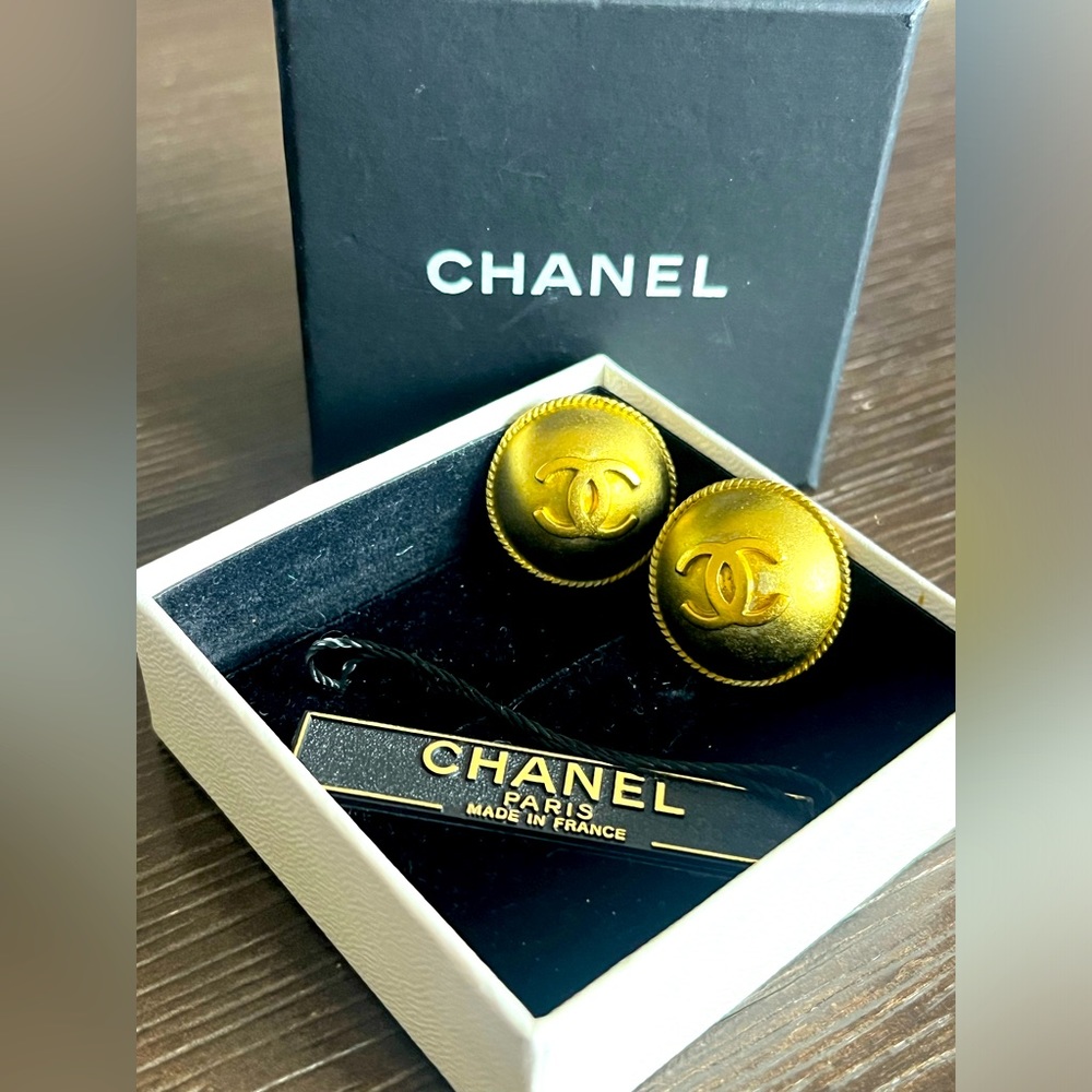 Chanel authentic antique gold clip on earrings